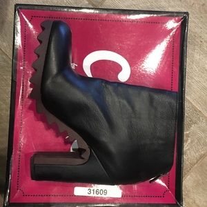 CIRCUS by Sam Edelman Kensley bootie.